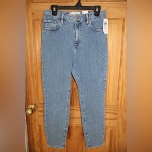 Denim Forum: Nyla Curve-Fit